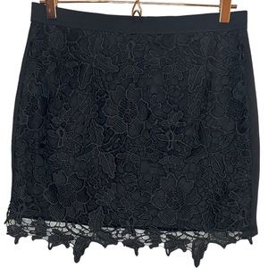 AMERICAN EAGLE | Black Floral Lace Skirt size 12 *